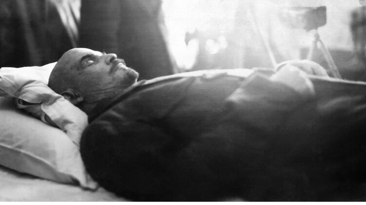 Ленин после смерти. Фото журнала 