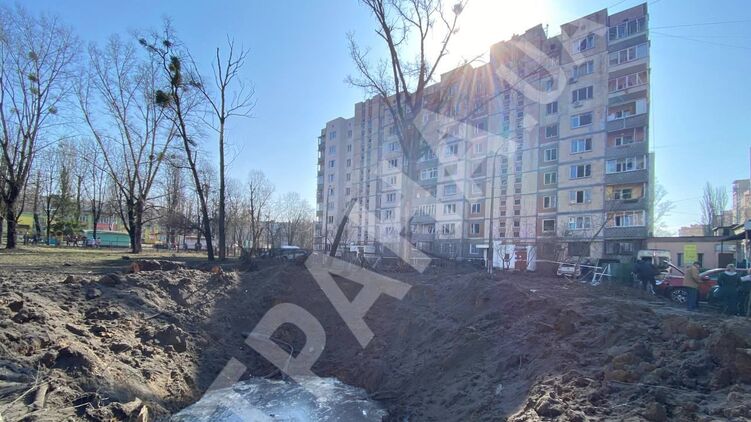 Последствия прилета по Святошинскому району Киева