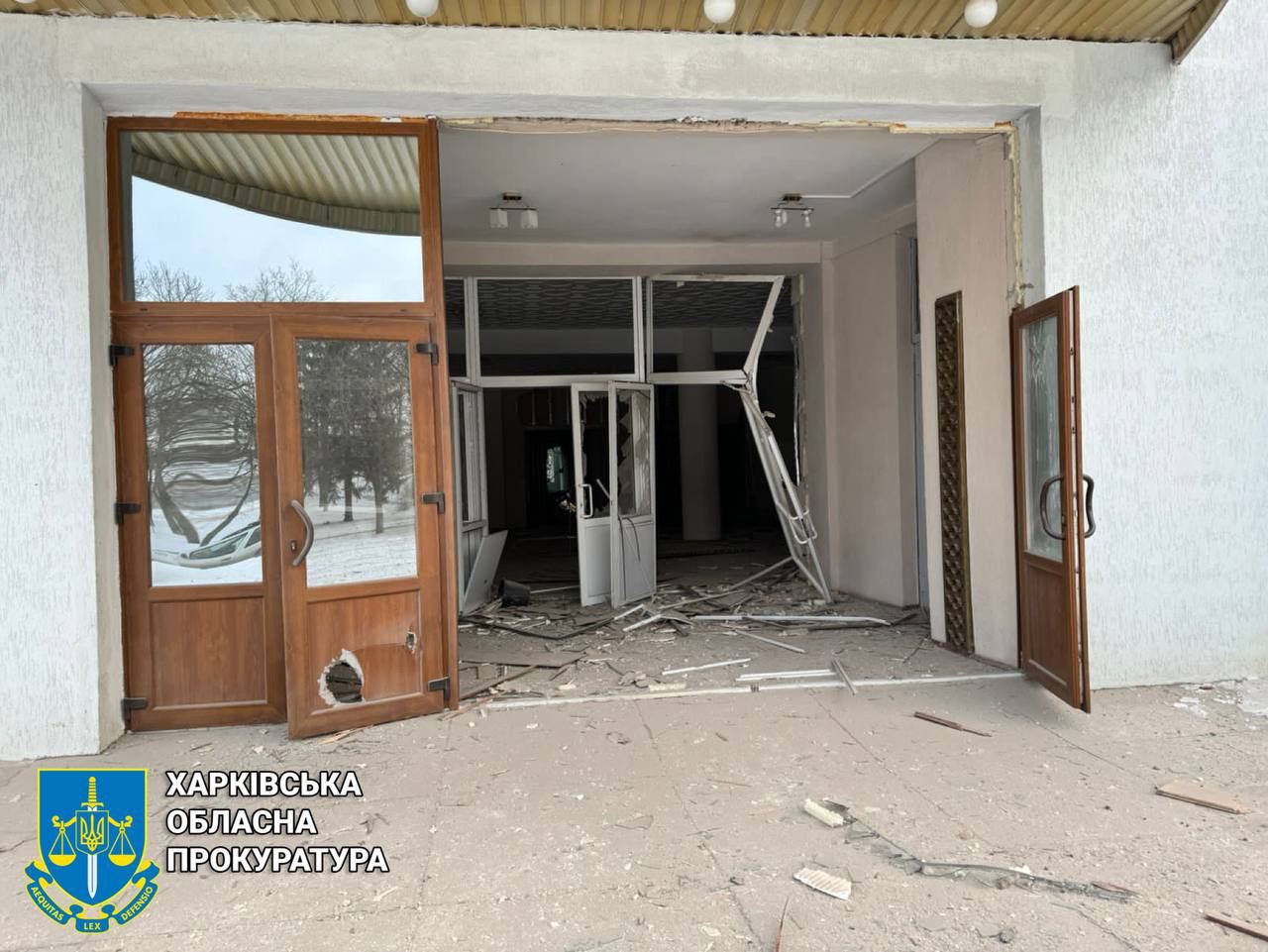 В пгт Великий Бурлук авиабомбами повреждены складские помещения предприятия  и дом культуры