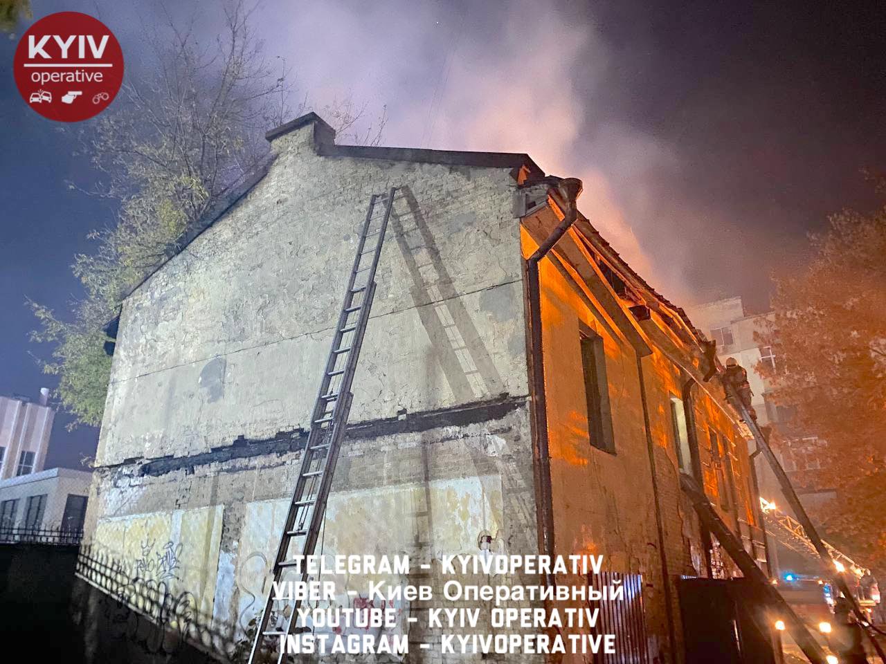 в центре Киева горело здание - памятник архитектуры