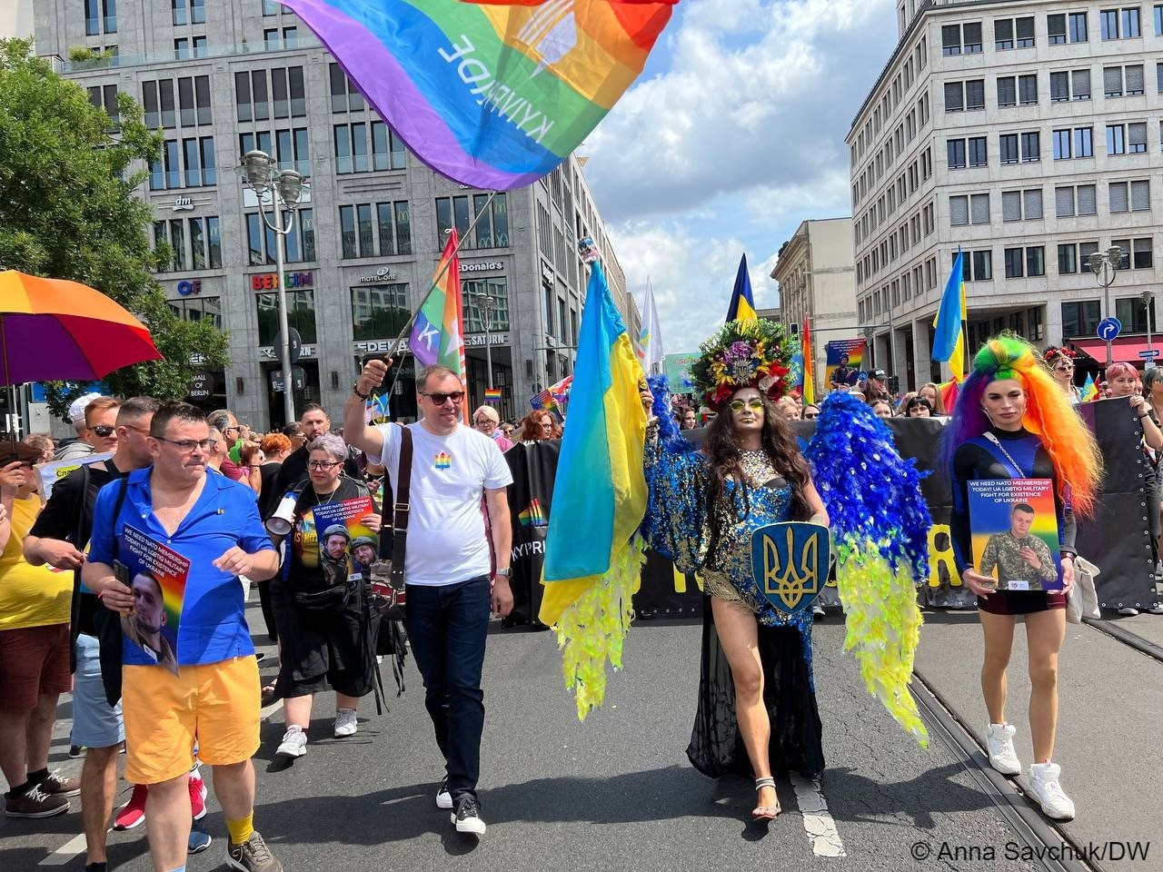 В Берлине прошел гей-парад с колонной украинцев во главе