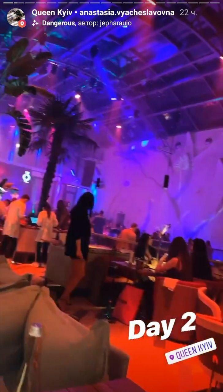 Порно шоу в ночном клубе: смотреть видео онлайн