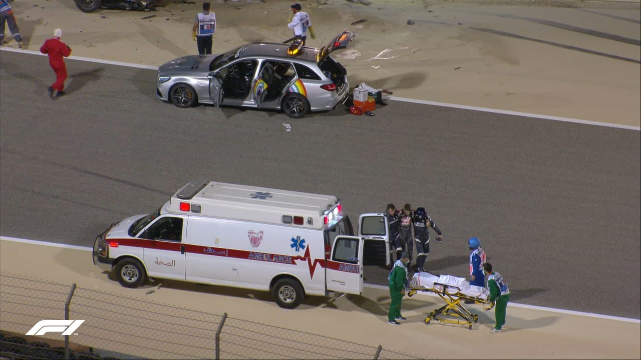 Болид пилота "Хааса" Грожана вспыхнул после аварии на гран-при Бахрейна. Фото: РИА Новости