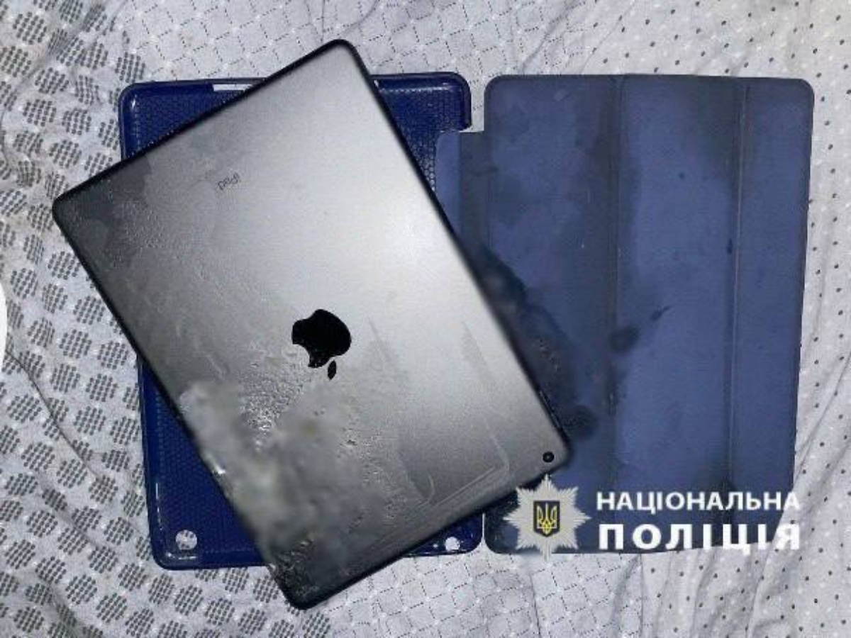 Планшет iPad на зарядке взорвался в руках. Смерть наступила от удара током